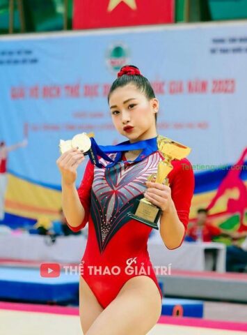Ngắm thân hình Phạm Như Phương thể dục dụng cụ
