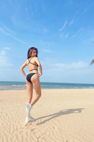 Diệp Lâm Anh sex xy nóng bỏng trong từng bức ảnh