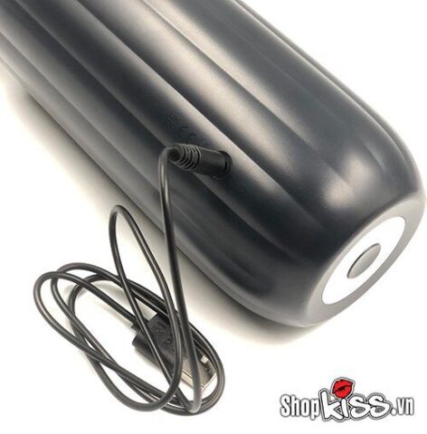 Cổng sạc USB tiện lợi trên máy thủ dâm tự động Svakom Alex Neo 2 AD80B