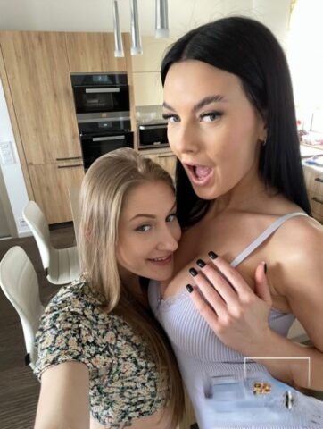 Pretty babes Simon Kitty & Tiffany Tatum fuck each other