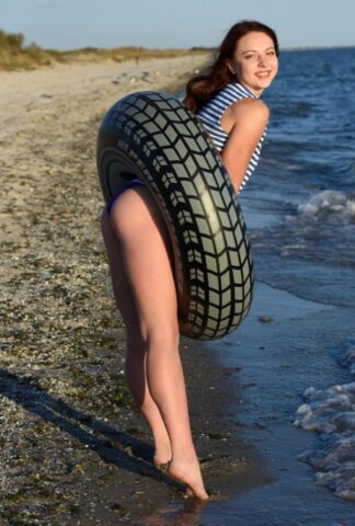 24830538_005_5f07 Met Art starring Valery Leche Naked Photos