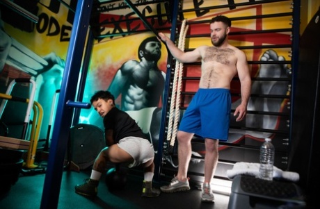 Muscular gay Marcus McNeil enjoys hardcore anal sex with a short man