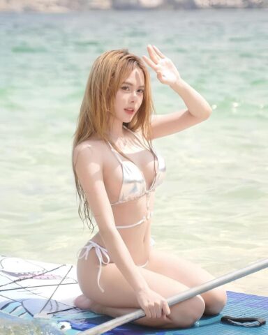 Ảnh sex Võ Nữ Ngân Hà trên facebook