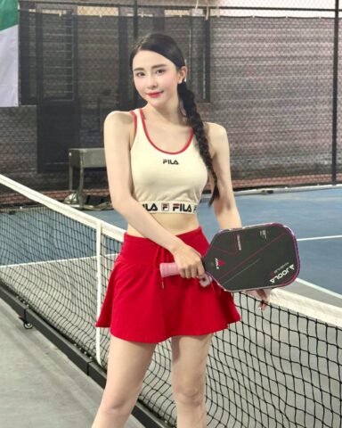 Gái xinh chơi Pickleball