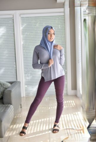 49108847_001_48d5 Busty beauty Aaliyah Hadid peels her skintight pants to spread her bubble butt