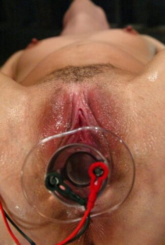 Wired Pussy performed by Leah Luv XXX Porn Pics