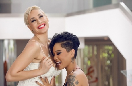 Cute ebony Honey Gold licking a sexy blonde