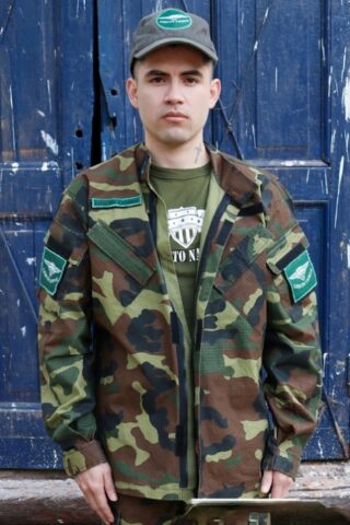 Military boys have a gay threesome while wearing their fatigues