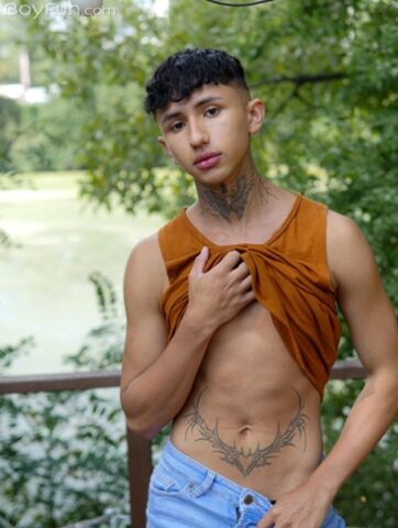 Boy Fun performed by Archi Gold Hot Pictures