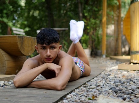 Boy Fun performed by Archi Gold Hot Pictures