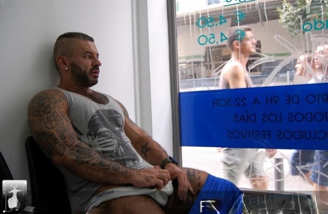Gay bodybuilder Carlos Gustavo strips and masturbates shamelessly in public