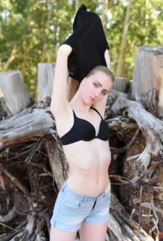 98370560_008_760f Met Art starring Lena Flora Nude Photos