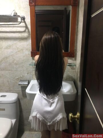 Nhân gian vốn lắm bộ bề nếu anh không ngại thì về bên em