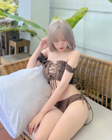 Ảnh Hoàng Lan Anh sexy diện bikini