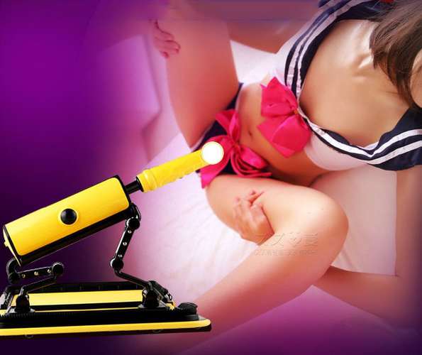 Minh họa máy làm tình DC50C đang thụt mạnh vào âm đạo, mang lại khoái cảm tột đỉnh