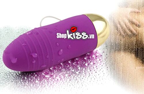 Sử dụng trứng rung tình yêu massage bên ngoài vùng kín nữ giới