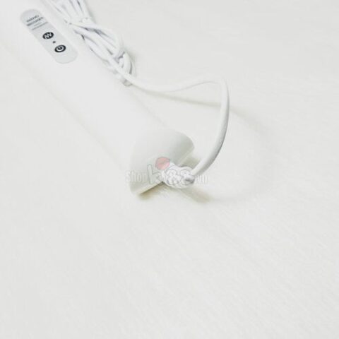 Thiết kế dây cắm liền thân độc đáo của chày rung Magic Wand AV05