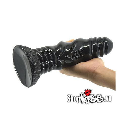 Cận cảnh dương vật giả Froden HM08N màu tím với thiết kế gân nổi và đế hút chân không