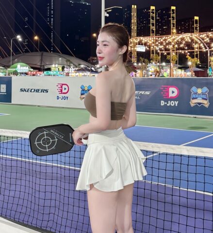 Gái xinh chơi Pickleball