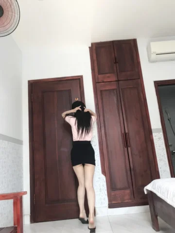 bướm em xinh mà còn nước nhiều thì anh chiệu sao nỗi