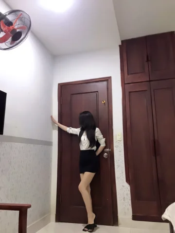 bướm em xinh mà còn nước nhiều thì anh chiệu sao nỗi