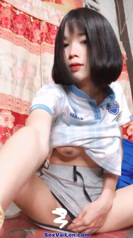 Ảnh sex em học sinh ngực phụ huynh nên rất thích khoe Ảnh sex em học sinh ngực phụ huynh nên rất thích khoe
