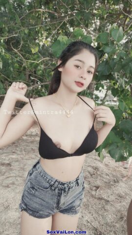 Ảnh sex gái xinh Mintra khoả thân cởi chuồng tắm sông