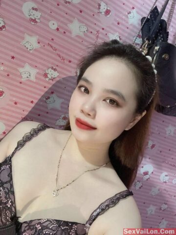 Hôn vào vú sẽ làm anh thấy lú