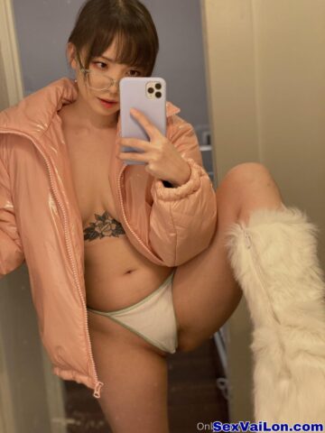 Ảnh sex nude gái xinh có sở thích khoe hàng trước gương
