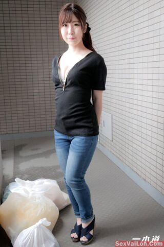 Ảnh Sex Khỏa Thân Nhật Bản Làm Cho Thanh Niên Phòng Kế Bên Nứng
