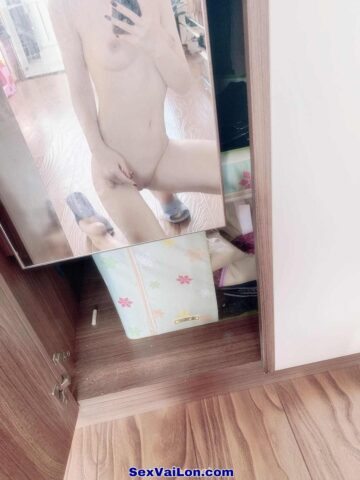 Ảnh sex ở nhà một mình không biết làm gì nên chổng đít khoe hàng Ảnh sex ở nhà một mình không biết làm gì nên chổng đít khoe hàng