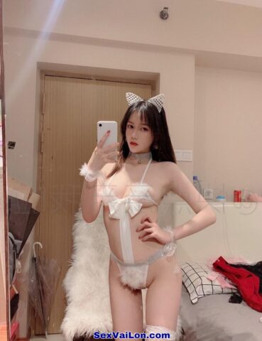 Ảnh sex gái xinh với tai mèo dễ thương