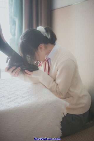 Ảnh sex les 2 em học sinh cùng nhau thủ dâm với sextoy