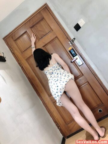 Mời anh vào phòng em sẽ đưa anh vào tròng