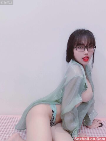 Gọi em là thánh yêu bởi vì em “thiếu anh”