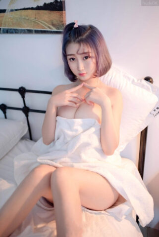 Em cũng chỉ là con gái thôi, buồn là nứng không vui cũng nứng
