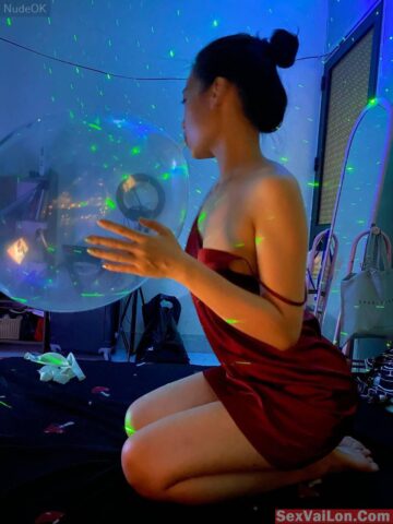 Xả đồ cùng người đẹp vú to