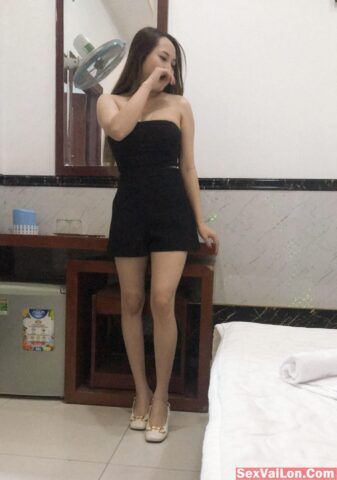 Sáng đi làm tối đưa mông sếp đụ