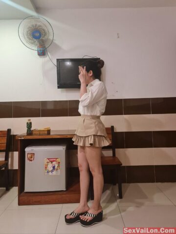 Cặm cụi với công việc bú cu