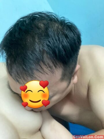 Trứng rán cần mỡ, bắp cần bơ. Yêu không cần cớ cần địt em cơ
