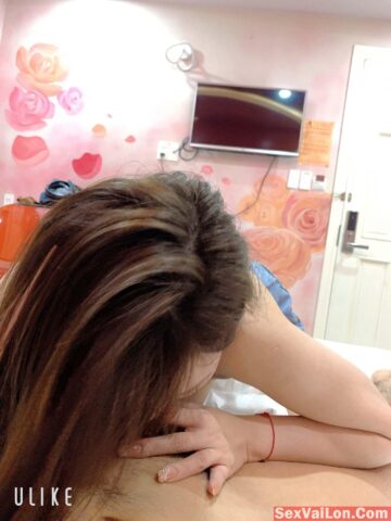 Em không xinh nhưng được cái em làm tình giỏi Em không xinh nhưng được cái em làm tình giỏi