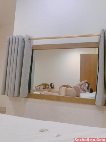Lồn em đấy anh không xơi thì thằng khác xơi