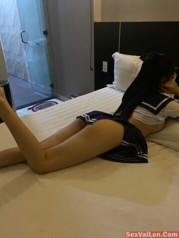 Ảnh Sex Chịch Nhau Em Đang Còn Đi Học Anh Nhẹ Thôi Nhé