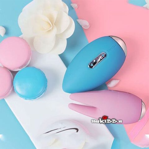Cận cảnh máy rung Svakom Cookie màu hồng thiết kế nhỏ gọn kích thích nhũ hoa