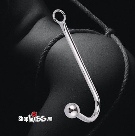 Cận cảnh móc inox kích thích hậu môn HM22 chất liệu thép không gỉ sáng bóng