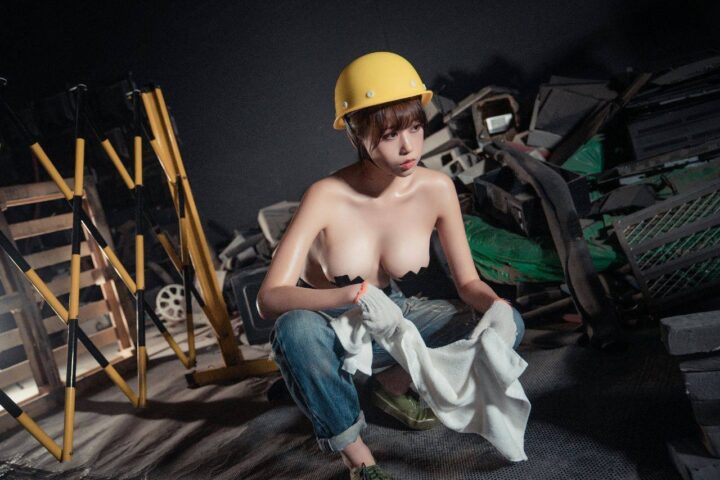 Chụp ảnh sex tại công trường