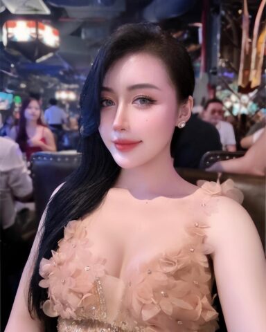 Hotgirl Lina Ngọc bạn gái Văn Thanh