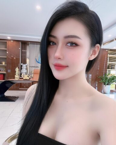 Hotgirl Lina Ngọc bạn gái Văn Thanh