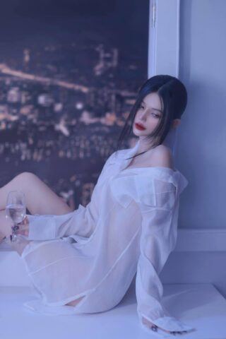 Phương Trinh hững hờ chụp ảnh sex
