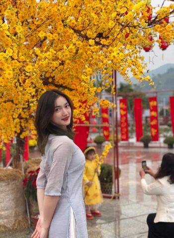 Hotgirl Triệu Thúy Hằng xôn xao cộng đồng mạng trên VTV